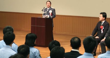 大阪万博の会場警察隊が解散式　隊長「経験や活動記録、次世代に伝承」 - 日本経済新聞