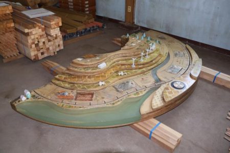 関西万博モナコパビリオンで使用　家具など160点宮崎・美郷町に寄贈 - Miyanichi e-press