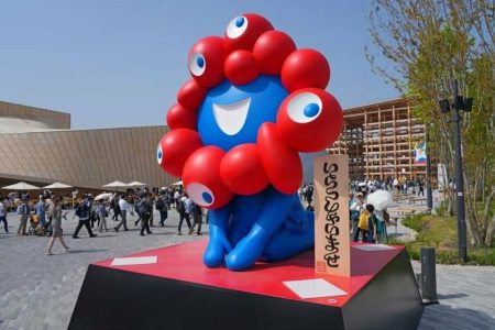 大阪・関西万博を終えたミャクミャクのセカンドキャリア？　仙台で発見した「似ているキャラクター」に目を疑う | LIMO | くらしとお金の経済メディア