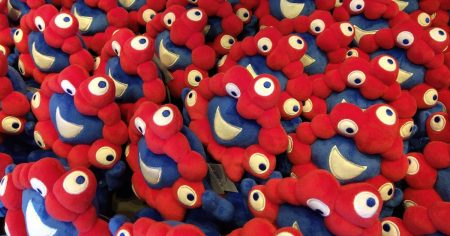 まだまだ吹き荒れるミャクミャク旋風　百貨店はグッズ販売継続、回転すしは限定メニュー - 産経ニュース