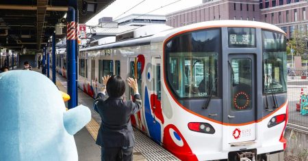 「ミャクミャク電車」ラストランをお見送り　万博開幕の500日前から運行、JR西日本 - 産経ニュース