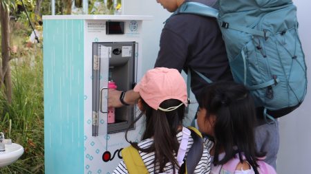 大阪・関西万博レガシー！来場者と運営スタッフの行動変容！ペットボトル容器での給水から、マイボトルでの給水へ！マイボトル持ち歩き！中身が無くなれば“給水”が新たな選択へ | 株式会社OSGコーポレーションのプレスリリース