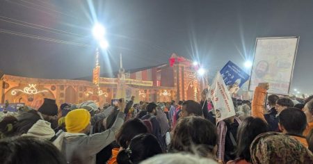 2025年10月29日　マハ・クンブメーラと大阪・関西万博｜次元上昇日記｜辛酸なめ子 - 幻冬舎plus