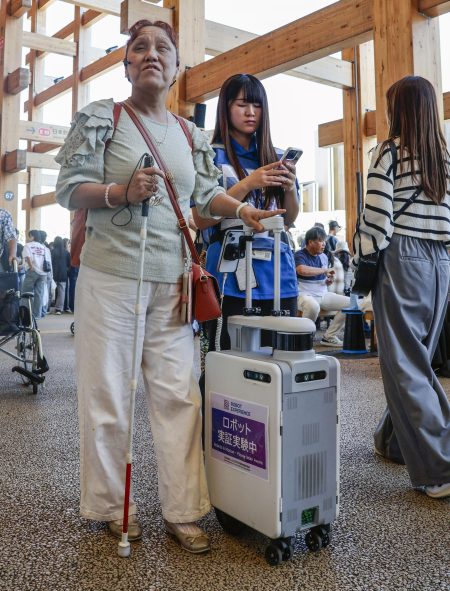 AIスーツケースで移動自由に　視覚障害者を道案内、科学未来館|47NEWS（よんななニュース）