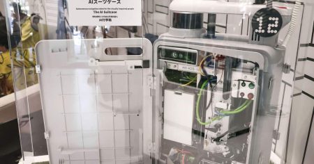 障害物を避けて道案内…開発進むAIスーツケース　万博で実験、「持って帰りたい」と反響 - 産経ニュース