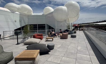 神戸空港に「ベルギー館」の屋外用クッション　大阪・関西万博「遺産」３空港で活用 - 神戸経済ニュース