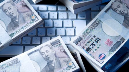 決算調査で判明、大規模システム開発の崖 | 日経クロステック（xTECH）