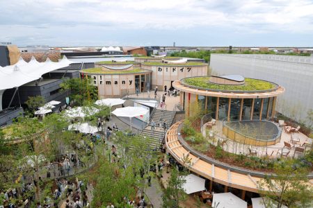 関西万博の人気者・ドイツ館マスコット「サーキュラー」が５０人限定のファンミーティング開催　４０歳までの年齢制限に落胆の声も（スポーツ報知） - Yahoo!ニュース