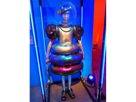 大阪商工会議所　大阪・関西万博で展示された繊維製品を特別展示 | 繊研新聞