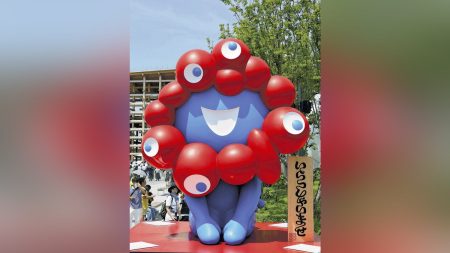 大阪万博:ミャクミャク旅立ち見送って…セレモニー開く大阪府の吉村知事「太陽の塔と一緒に見られる場所に設置したい」 : 読売新聞