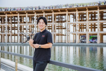 大阪・関西万博での経験を大好きなエンタメの発展に活かす。ドローンショーオペレーター、レッドクリフ・岩崎郁也さんが夢洲で得たもの | WORK MILL