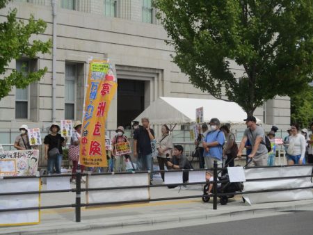 「大阪万博工事費未払いの被害者を救え」　市民団体が府庁前で抗議 ｜ 週刊金曜日オンライン