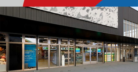 ファミマは万博で「次世代型コンビニ」を実証　サイネージと再生素材什器で“体験×SDGs”を両立 | 販促会議