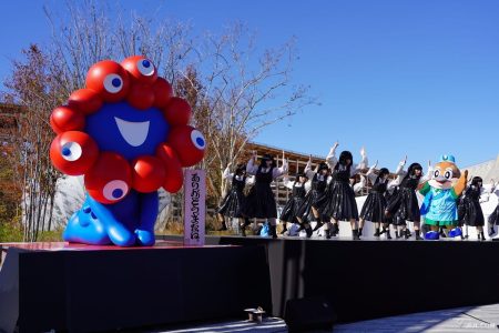 ミャクミャク像が「旅立ち」　大阪市〔地域〕：時事ドットコム