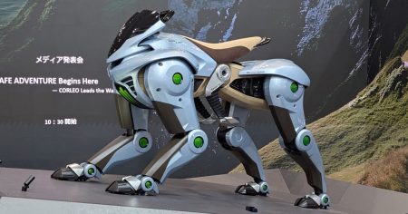 人が乗れる四足歩行ロボ「CORLEO」、2035年に製品化へ　川崎重工 - ITmedia AI＋