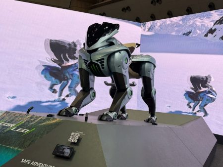 ランクルすら入れない岩場を「4本足」で走破する新乗り物--川崎重工「CORLEO」が製品化へ - CNET Japan