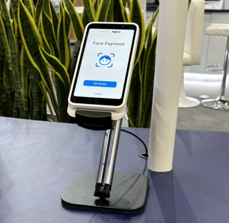 NECがSFF25で「Stripe Terminal」活用の顔認証決済デモ実施 大阪・関西万博での運用実績生かし導入加速へ | ペイメントナビ