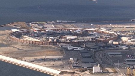 大阪・関西万博のシンボル「大屋根リング」解体作業が開始…一部木材が能登半島地震の復興住宅に再利用へ｜FNNプライムオンライン