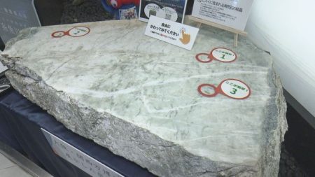 大阪・関西万博で展示された県の石「ヒスイ」を公開　（TeNYテレビ新潟） - Yahoo!ニュース