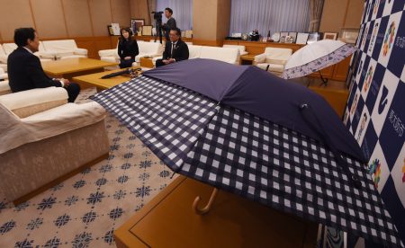 万博入場待ちで貸し出した「無料日傘」800本　大阪の老舗メーカーが東大阪市に寄贈（産経新聞） - Yahoo!ニュース