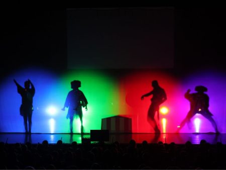 大阪・関西万博「よしもと waraii myraii館」未来へ遺すレガシーは“文化と交流の楽しさ”あの熱狂と歓声が再び! 神4降臨で万博ロス吹き飛ぶ「シャイニング盆踊り」開催! | FANY Magazine