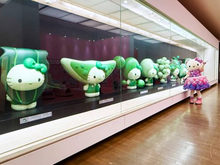 大阪・関西万博で話題を集めた「ハローキティ×藻類」が登場　「Ｈｅｌｌｏ　Ｋｉｔｔｙ展」名古屋会場開幕 - スポーツ報知