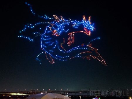 【動画】大阪で「モンスターハンターワイルズ」のドローンショー　夜空にモンスター描く – OSAKA STYLE
