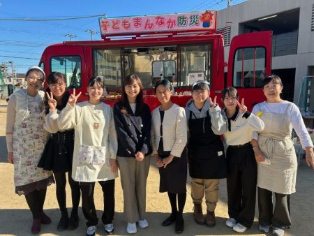 【備え】アレルギー対応に離乳食…国内初！子どもに特化した防災演習に密着　万博には“目が動くロッカー”も…『みんなにやさしい防災』を考える　（2025年12月20日掲載）｜日テレNEWS NNN