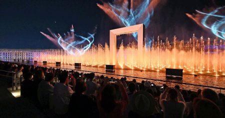 万博の水上ショー「来場者の心動かす」　成功の裏にぶれない目標 - 日本経済新聞