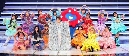 【紅白】ミャクミャク、しゃべった！キレキレダンスにネット騒然「すごすぎ」「かっこいい」 - スポーツ報知