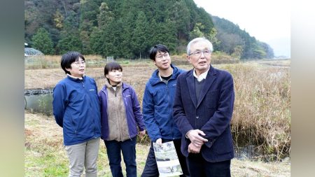 コウノトリの野生復帰めざし地域を一つに…「人が一度壊した環境を回復し、人と自然の共生社会をつくる」 : 読売新聞