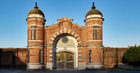 奈良県の山下真知事「世界遺産登録や星野リゾートの監獄ホテルに期待」 - 日本経済新聞