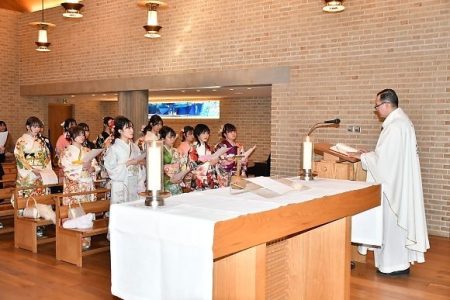 心を磨く成人の門出　大阪信愛学院が「二十歳を迎えた青年の祝福式」を開催 | 学校法人大阪信愛女学院