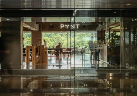 パレスサイドビルに見る“骨格と装備”のリノベーション思想 レガシー建築に“共創”の新拠点、日建設計がつくる「PYNT 竹橋」・「日建設計竹橋オフィス」 - TECTURE MAG（テクチャーマガジン） | 空間デザイン・建築メディア