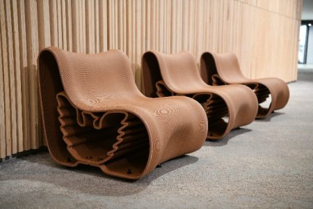 大阪・関西万博ルクセンブルクパビリオンの木材を利用した椅子が寄贈されました | PRWire | 岩手日報ONLINE