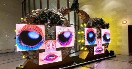 「笹岡由梨子のパラダイス・ダンジョン」（滋賀県立美術館）開幕レポート。唯一無二の世界観が織りなす、不気味で愛おしい人形と映像の関係性に迫る｜Page 3｜美術手帖