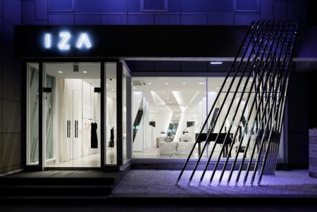 「IZA Osaka」万博公式ストアを1月末まで営業延長。ミラノ発「N21」とのコラボ企画も進行中（トラベル Watch） - Yahoo!ニュース