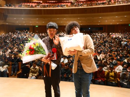 M-1王者たくろうが「KSD」に錦! 赤木の母校・京都産業大学で顕彰式「怒ってないのがわかってよかった」 | FANY Magazine