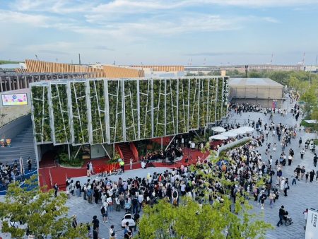 関西万博の「浮遊する森」が京都府木津川市で「再利用」　「万博の雰囲気感じて」｜京都新聞デジタル　京都・滋賀のニュースサイト