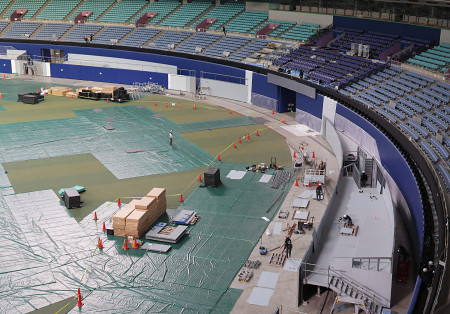 外野テラス席の工事公開 - 大阪ベイ経済新聞