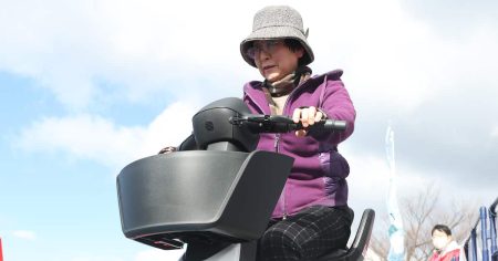 【大阪国際女子マラソン】ダイハツ、小型電動モビリティ試乗会開催　高齢者も安全に利用 - サンスポ