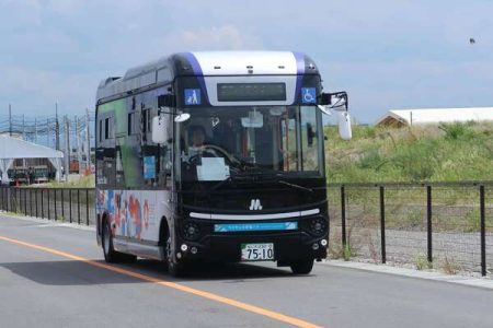 カーブでハンドル切れない、パーキングブレーキ利かない...万博で走っていたのは欠陥中国製EVバスだった|au Webポータル芸能ニュース