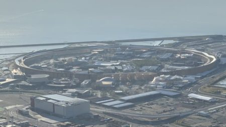 Ś§ßťė™„ÉĽťĖĘŤ•ŅšłáŚćöŤ∑°Śúį„Āę„ÄéEXPO2025Ť®ėŚŅĶť§®„ÄŹ„āí„Ā§„ĀŹ„āčśĖĻťáĚ„ĀŅ„Āü„ĀĄ„ÄāŚ§ßŚĪčś†Ļ„É™„É≥„āį„ĀģšłÄťÉ®„āíšŅĚŚ≠ė„ÄĀśēīŚāô„Āô„āčŚÖ¨ŚúíŚÜÖ„Āę | Á•ěśął„āł„É£„Éľ„Éä„Éę