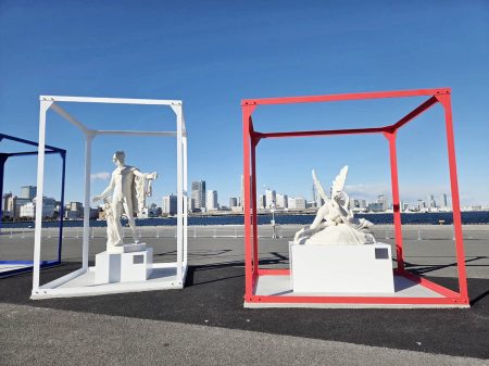 横浜港の風景と一体感…山下ふ頭のアート施設で企画展　大阪・関西万博で展示された欧州の複製彫刻|47NEWS（よんななニュース）