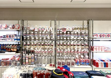 大丸梅田店でミャクミャクグッズが買える！　本日からストア営業再開。ぬいぐるみ・サンリオコラボは入荷予定なし - トラベル Watch