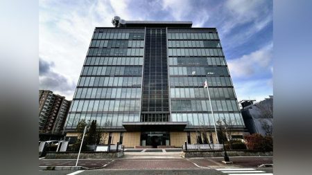 滋賀県警 特殊詐欺 の海外拠点に送り込むため、関空まで連れて行った 国外移送目的誘拐容疑 で夫婦を逮捕…現地で拒否して帰国 : 読売新聞