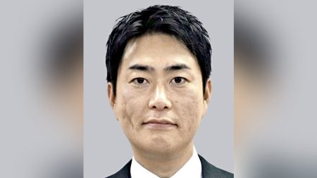 衆議院選挙:日本維新の会の青柳仁士さん、大阪14区で自民党の尾立源幸さんらに勝利 : 読売新聞