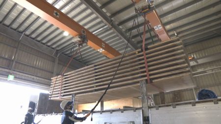 関係者も思わず「感無量というか感動」　大阪・関西万博のシンボル「大屋根リング」その木材「ＣＬＴ」が愛媛に戻ってきたぞ～！（eat愛媛朝日テレビ） - Yahoo!ニュース