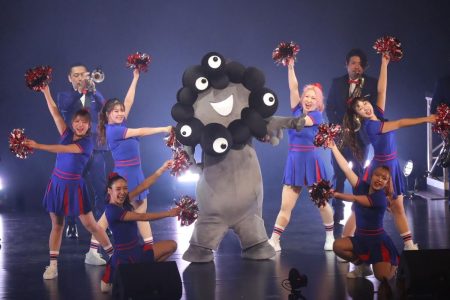 梅田で「ミャクミャク感謝祭」　黒ミャクミャク初披露、期間限定カフェも（みんなの経済新聞ネットワーク） - Yahoo!ニュース