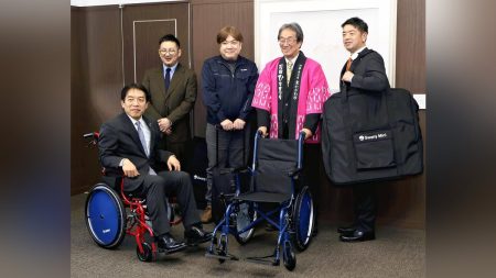 香川：大阪万博でフル稼働のミニ車いす　２台寄贈：地域ニュース : 読売新聞